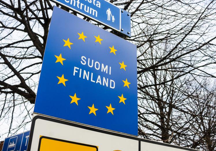 An enter Finland sign