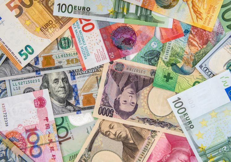 World banknotes 