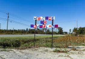 Welcome to Trumpland sign