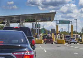 border crossing at US-Canada Border