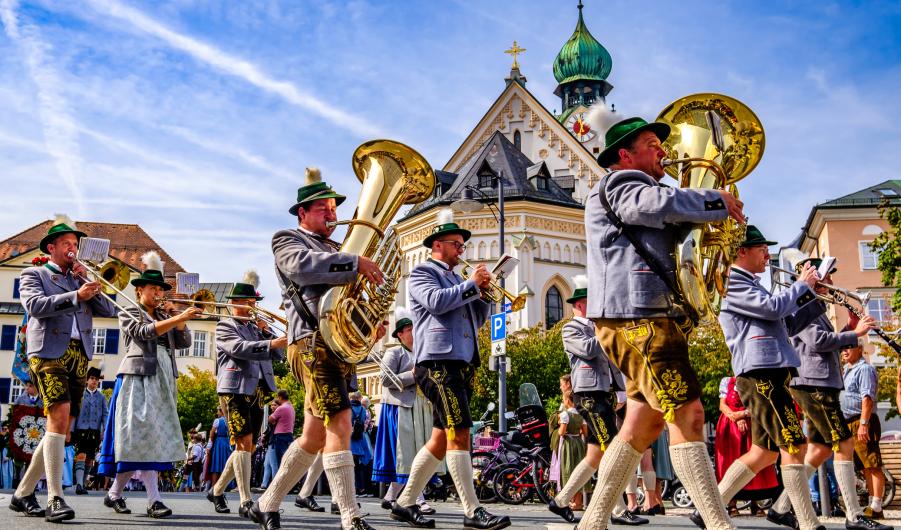 Bavarian thanksgiving parade