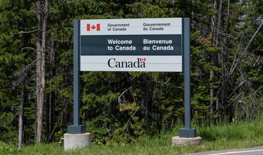 Welcome To Canada Sign