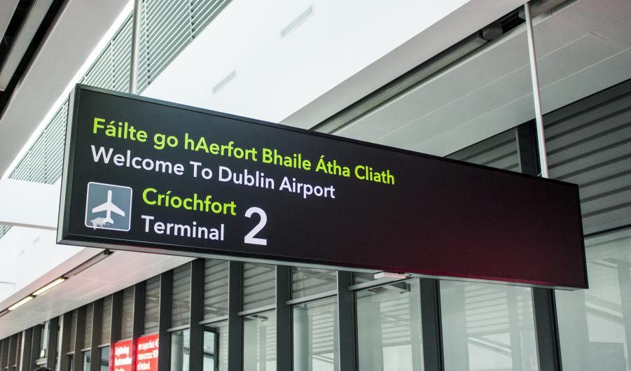 Bilingual signs in Irish and English at Dublin Airport
