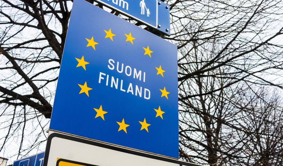 An enter Finland sign