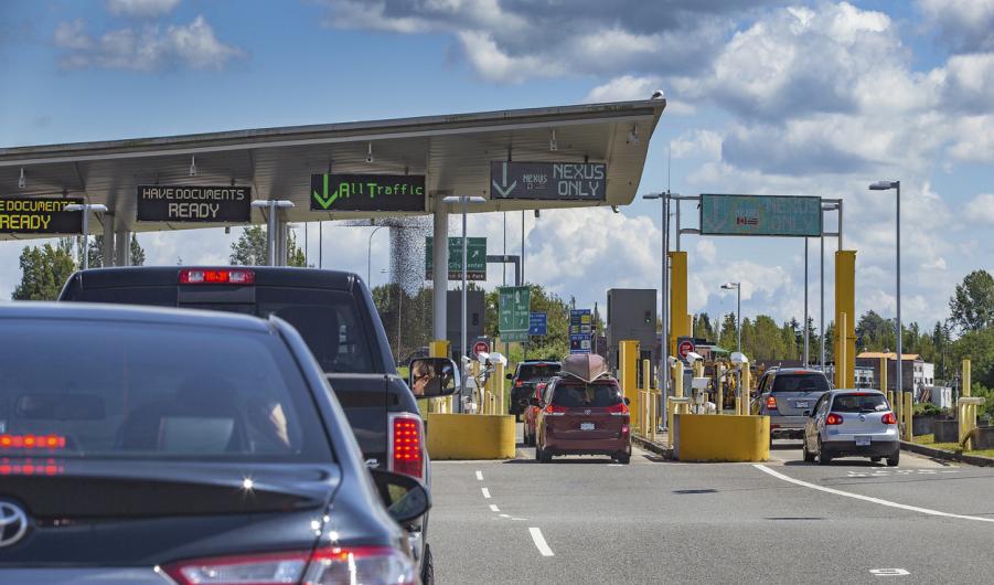 border crossing at US-Canada Border