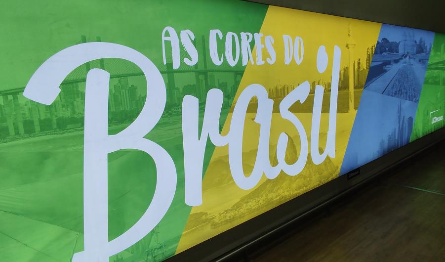 Welcome to Brazil sign