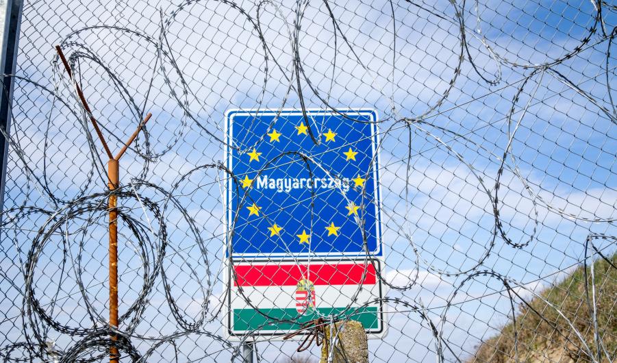 Hungarian border fence 